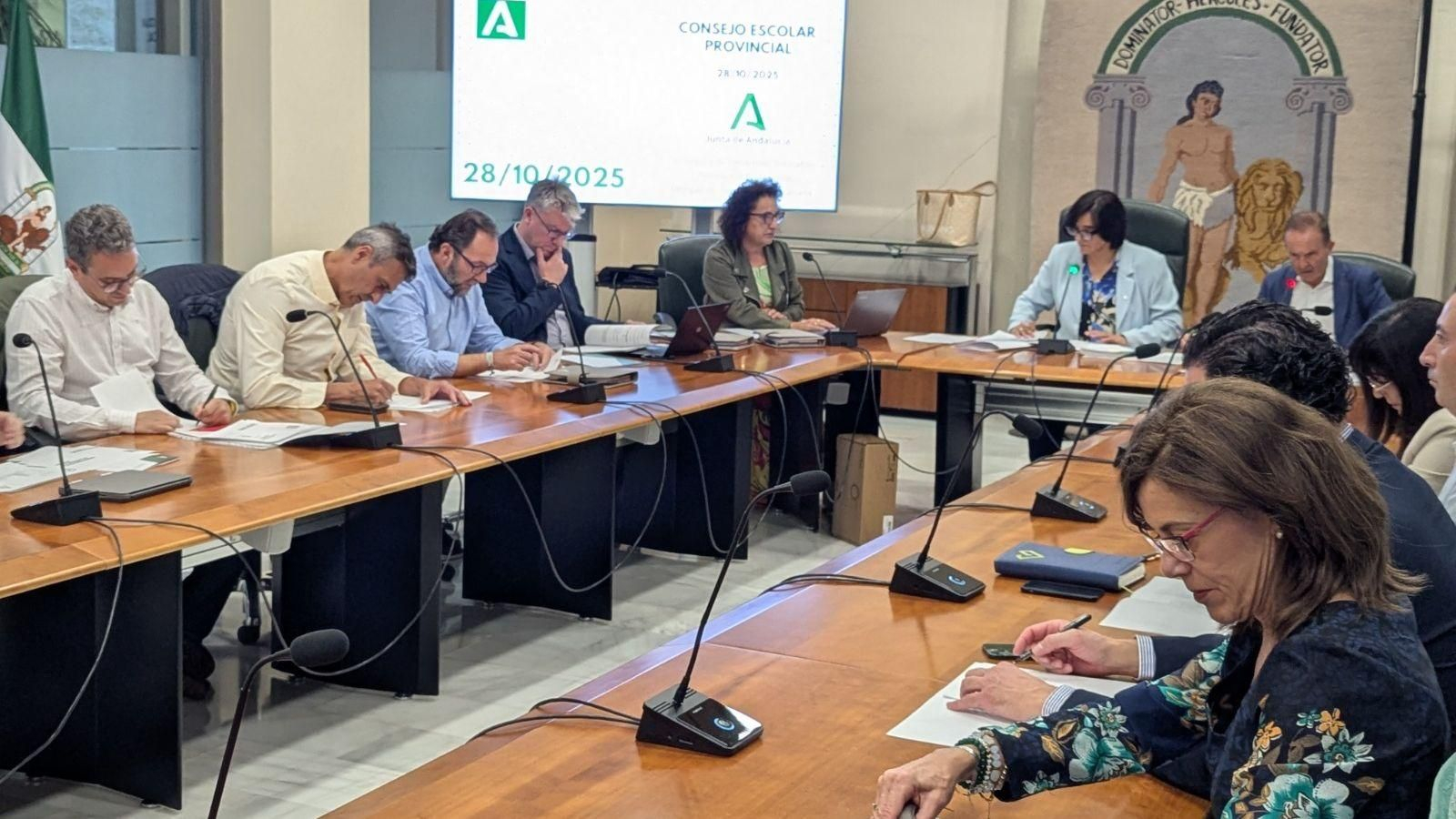 La Delegación Territorial de Desarrollo Educativo y Formación Profesional celebra la sesión ordinaria del Consejo Escolar Provincial, presidida por la delegada María José Martín Gómez