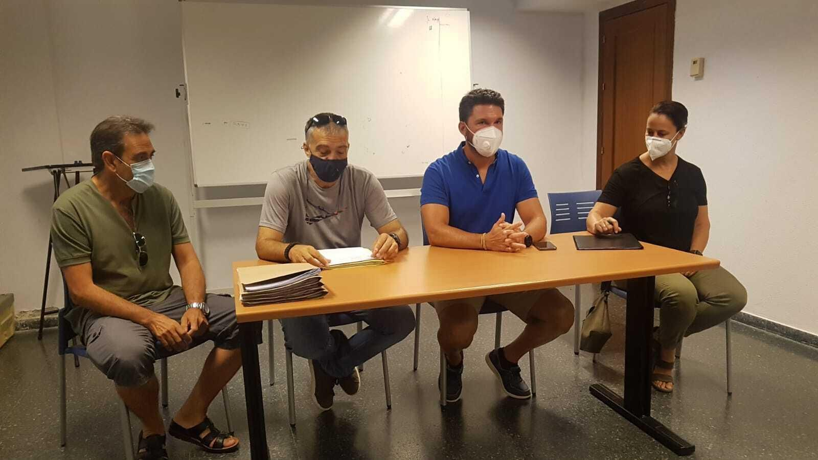 Sindicalistas de Policía Local, durante la rueda de prensa.