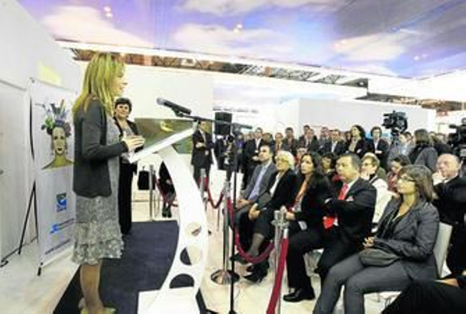 La ministra de Igualdad, Bibiana Aído, durante su discurso.