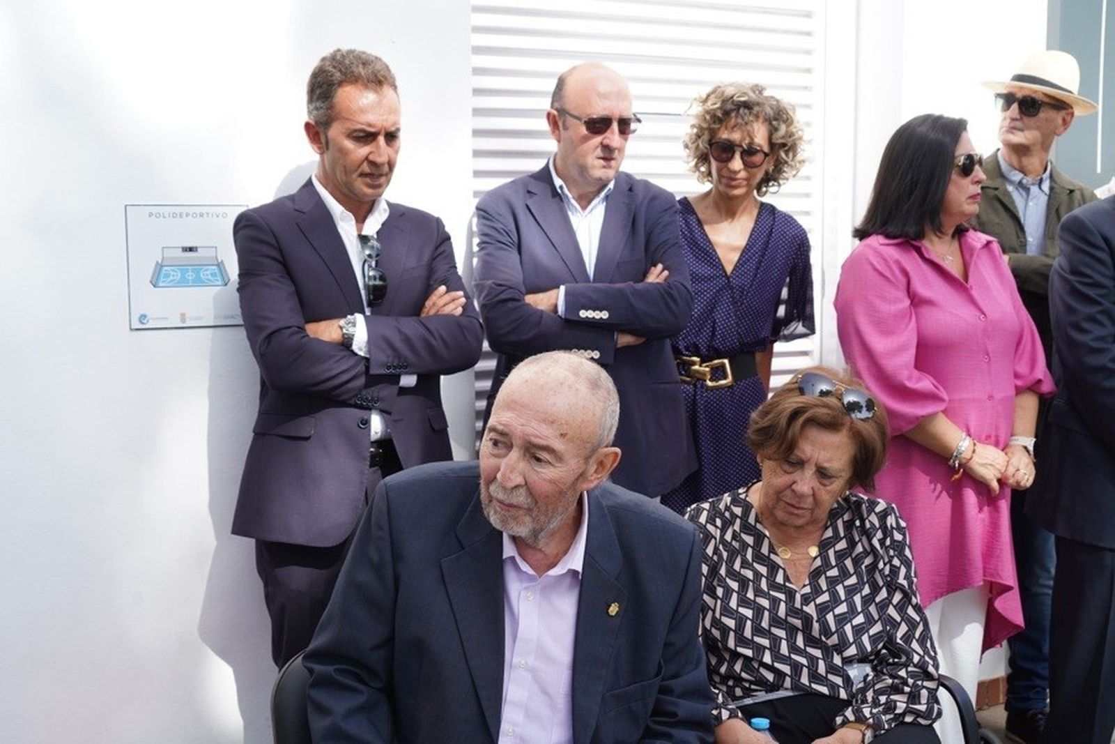 Paco Díaz, junto a su familia durante un momento del homenaje.
