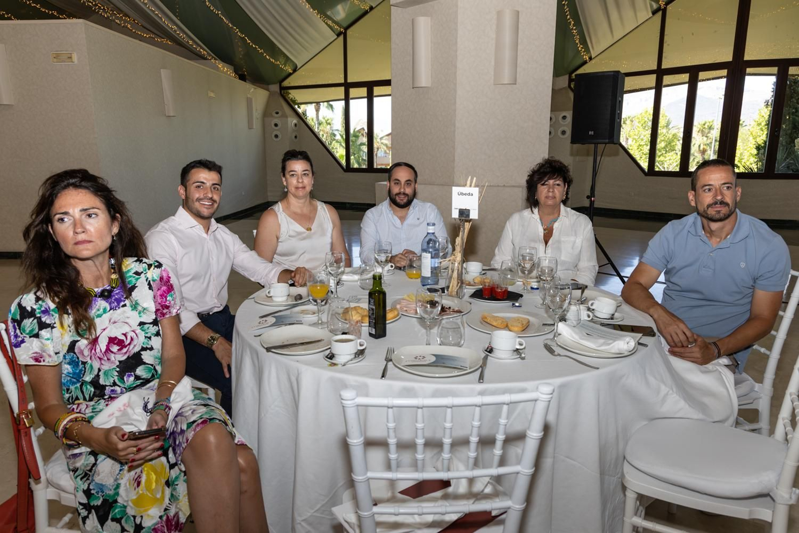 La sociedad jiennnese ha acompañado al Grupo Joly en su desayuno con la consejera.