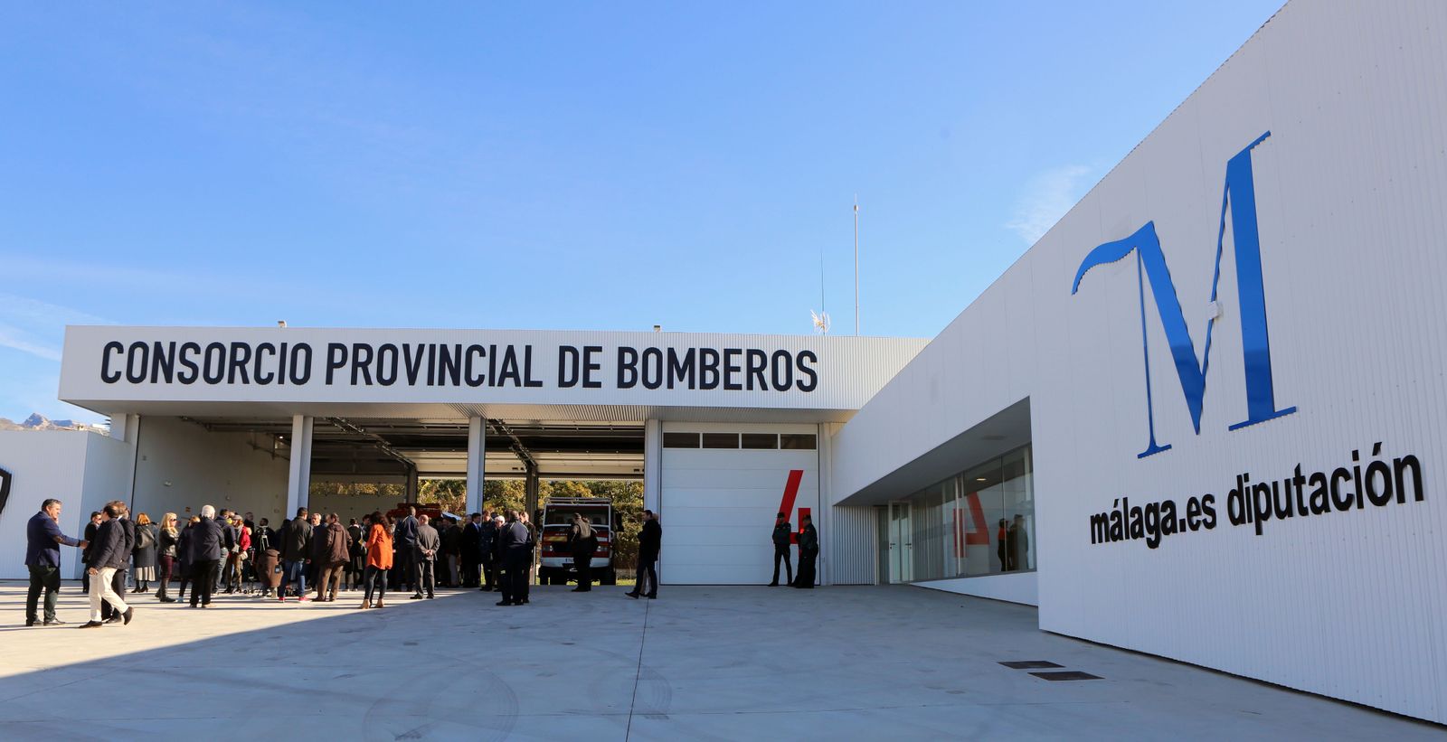 Edificio del Parque de Bomberos de Nerja construido por la Diputación Provincial.