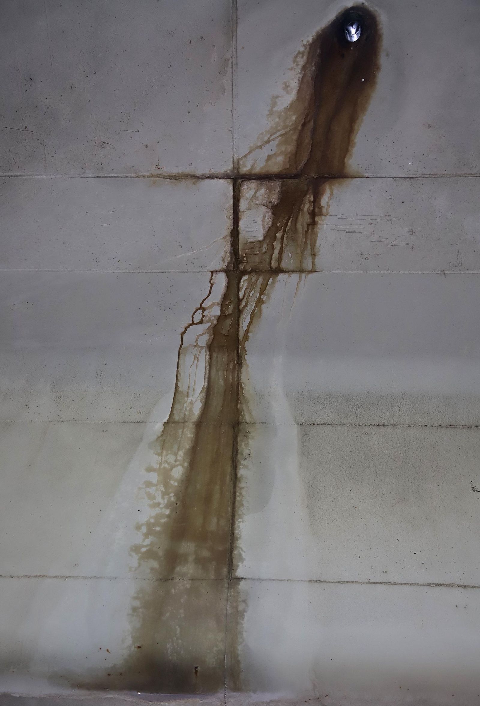 Las imágenes de los daños en el puente del Acceso Norte a Algeciras que encienden las alertas