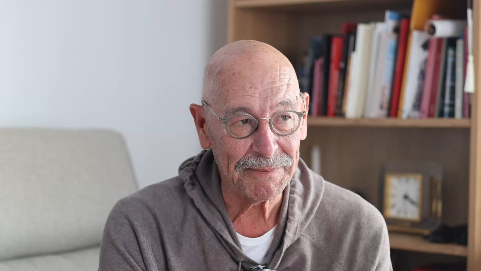 Cuando Pablo Juliá conoció a Felipe González