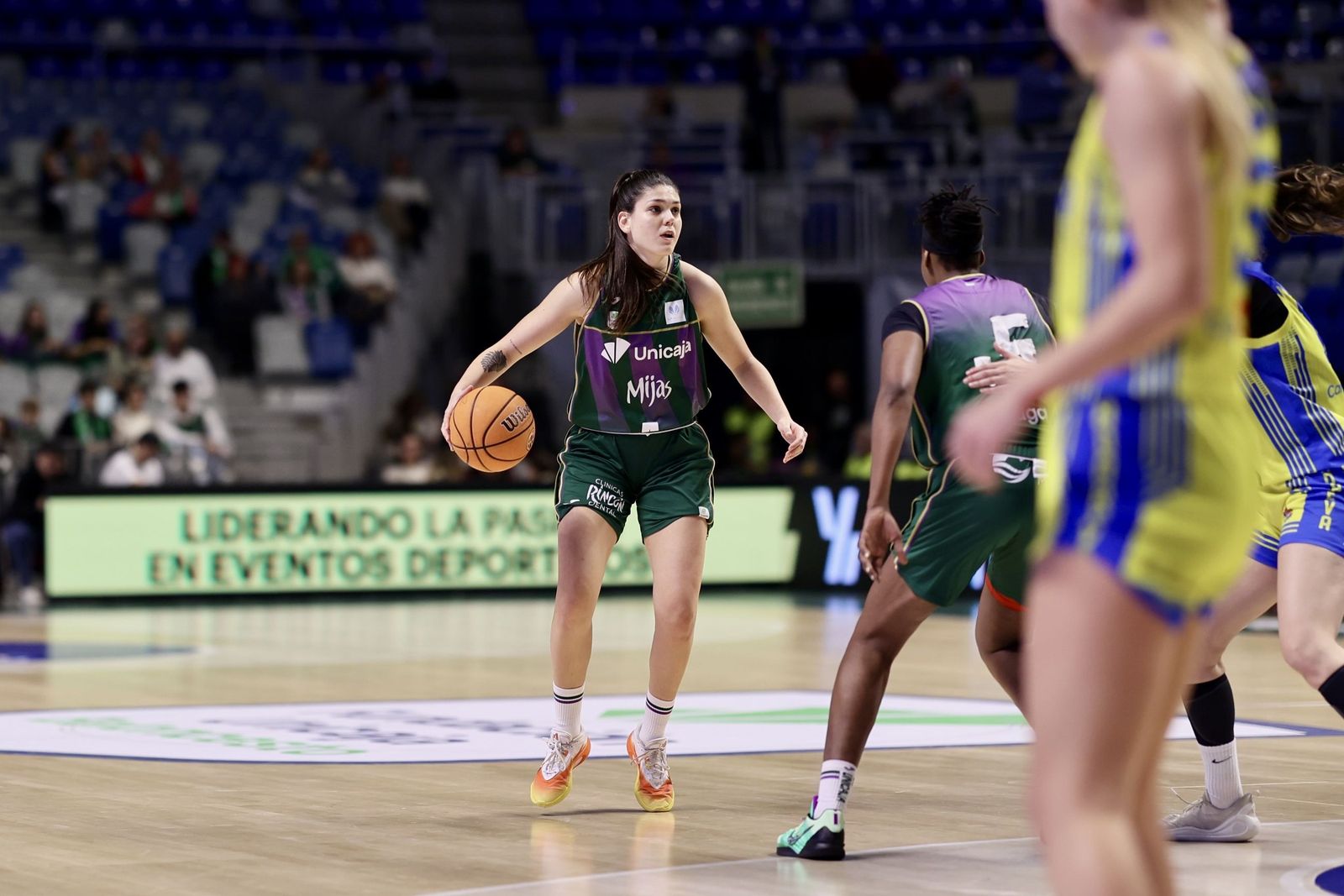 El Unicaja Mijas se da un festín en su visita al Carpena (78-46)