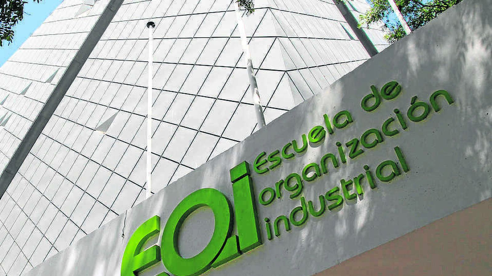 Fachada de la EOI.