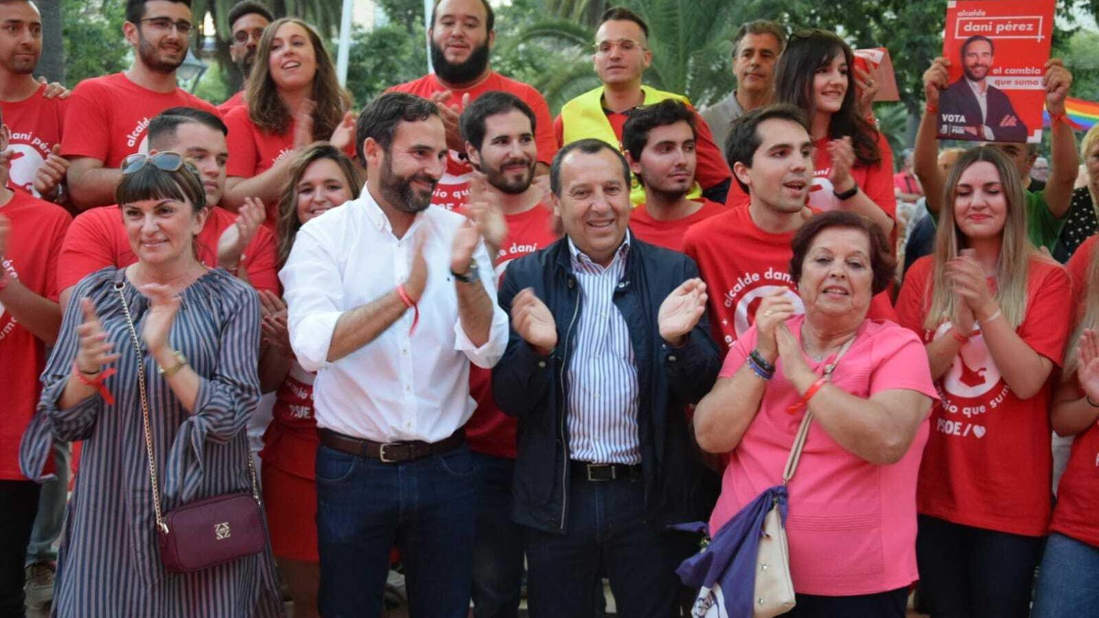 Daniel Pérez, junto a José Luis Ruiz Espejo, en el cierre de la campaña electoral.