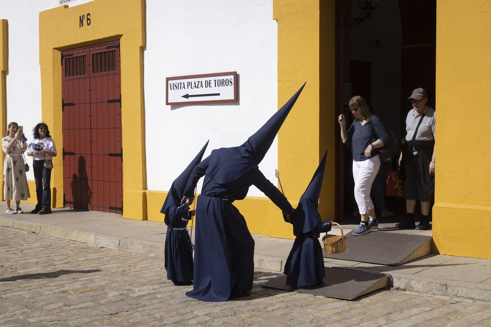 Las imágenes de la Hermandad del Baratillo en la Semana Santa de Sevilla 2023
