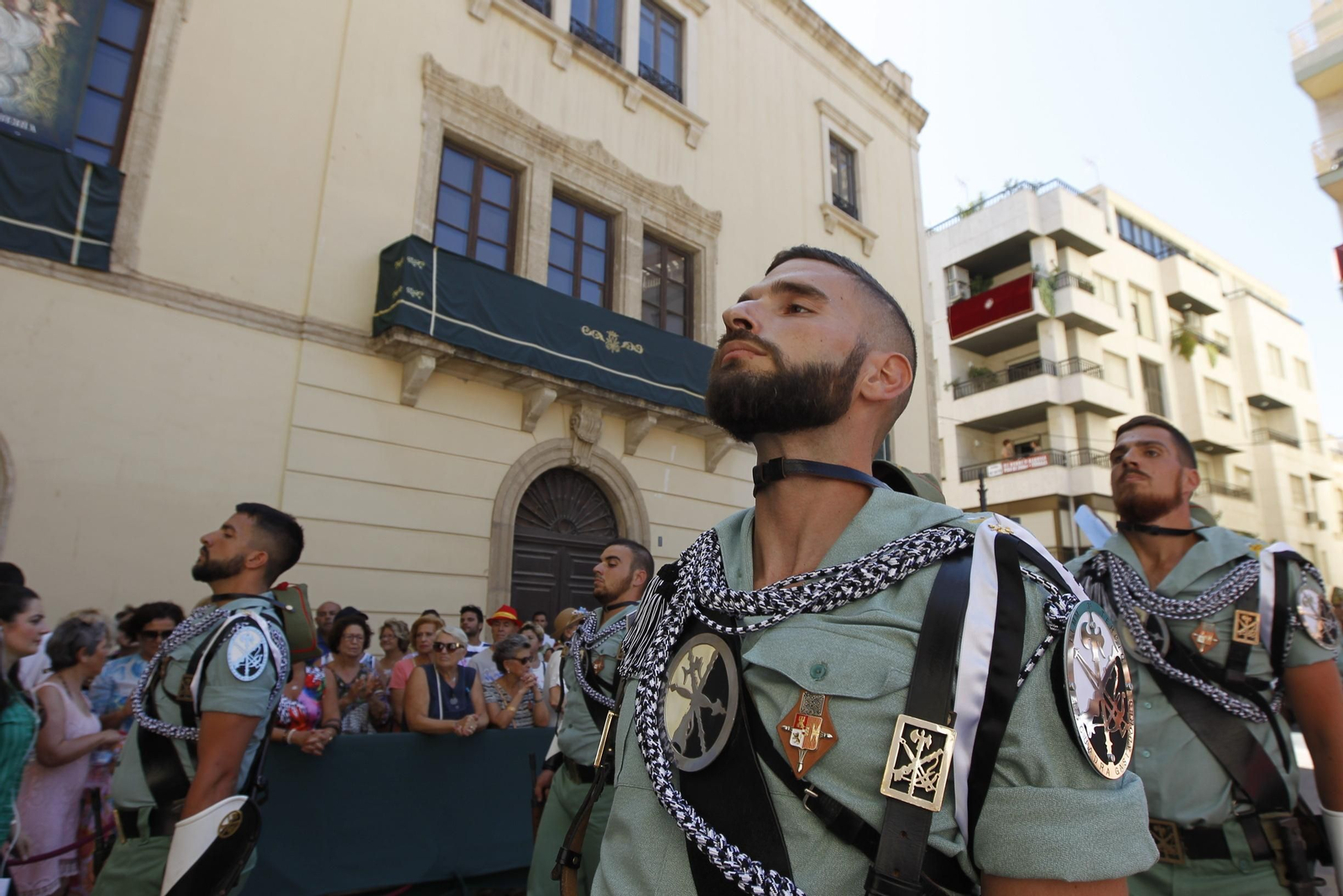 Fotogalería ofrenda floral a la Virgen del Mar. Feria de Almería 2019