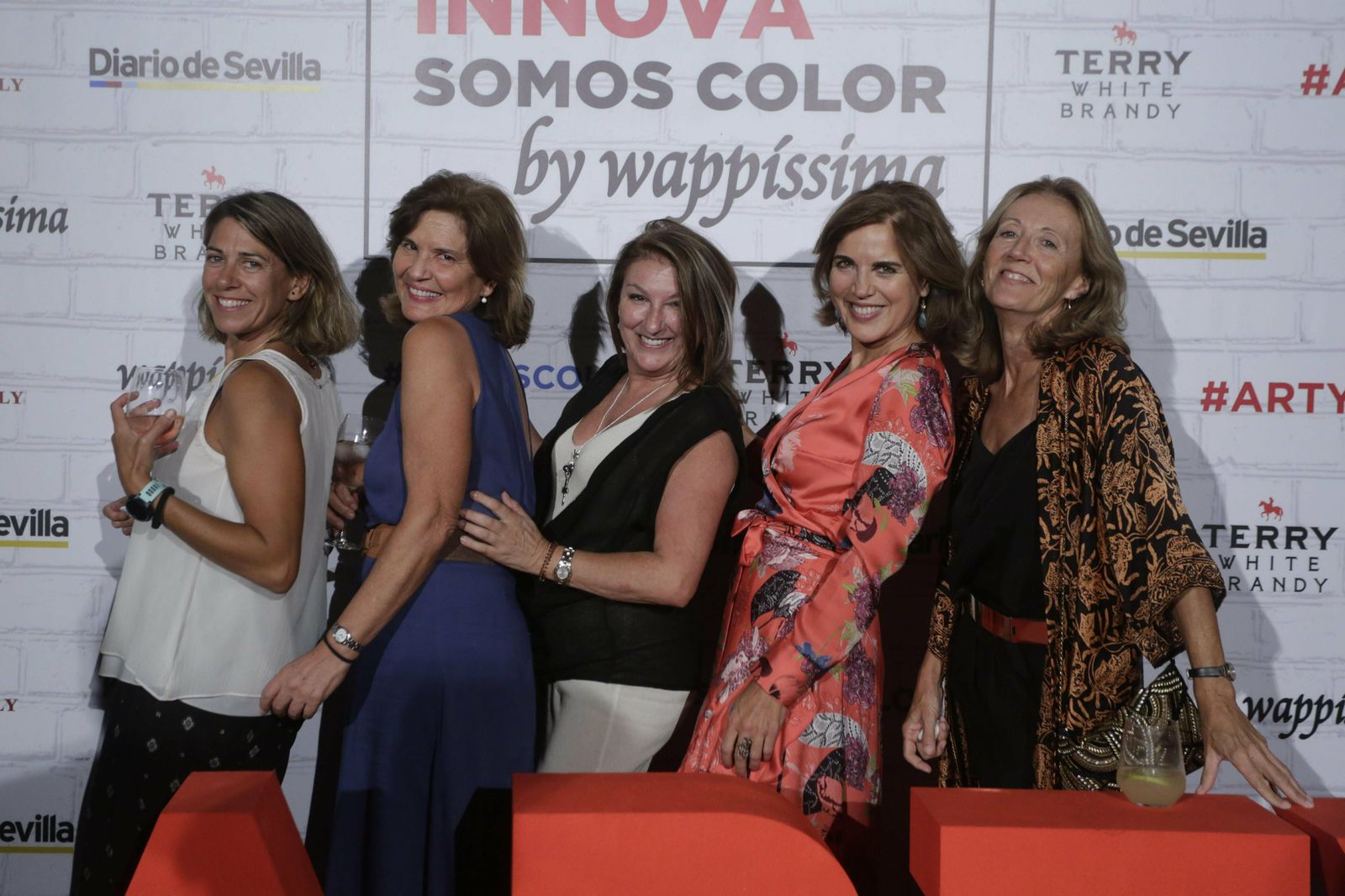 Marta García, Macarena Pérez, Esperanza Pérez, Victoria Herrera y Loreto Ortíz.