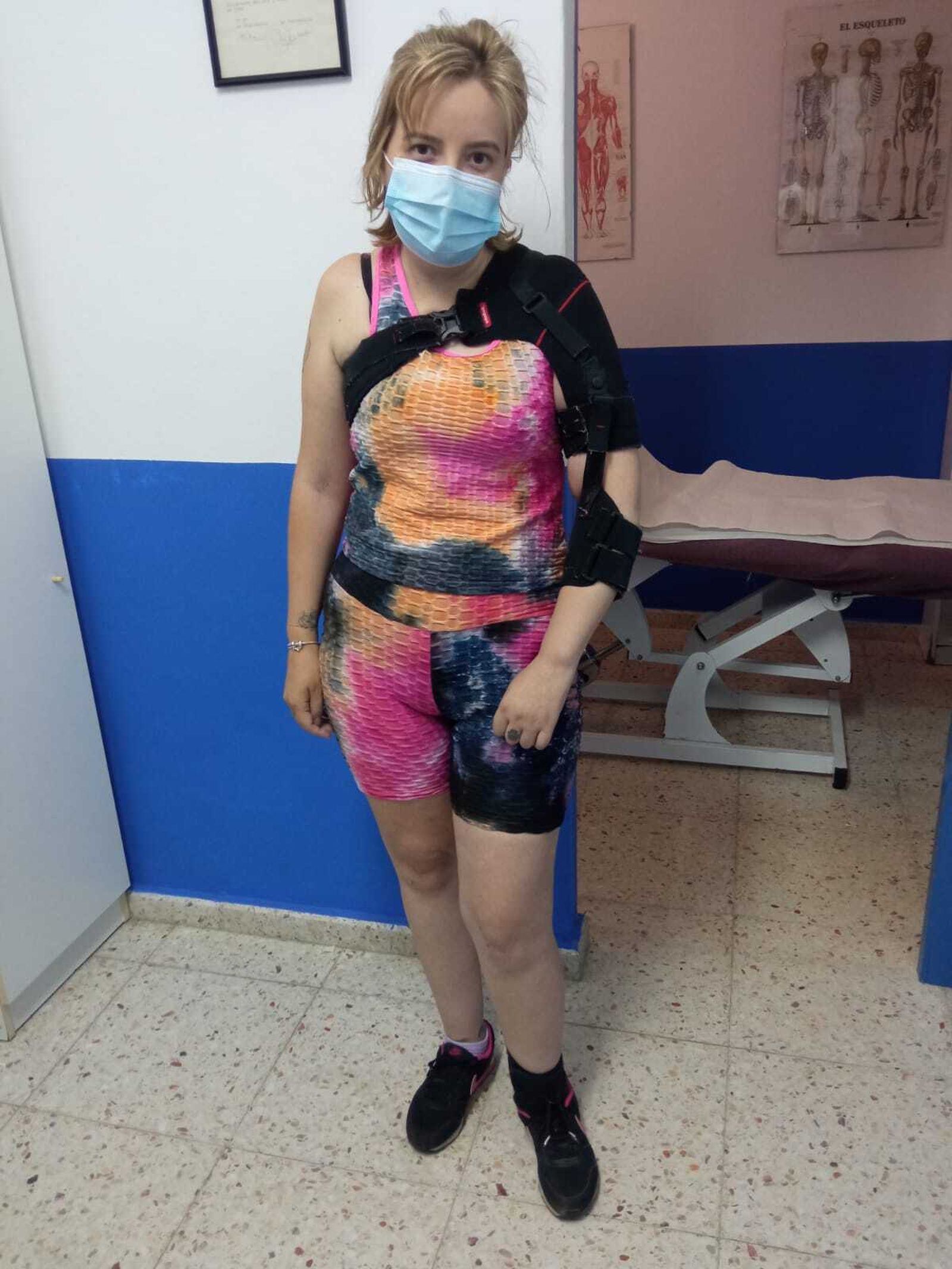 Erica Domenech después de una sesión de fisioterapia privada en su pueblo.
