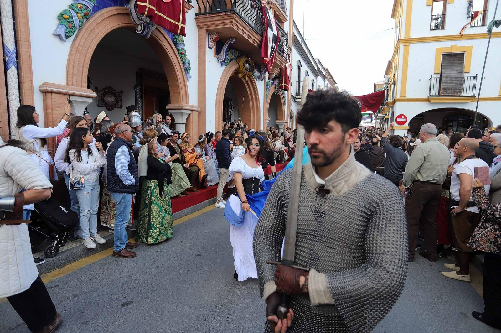Imágenes del gran ambiente en la Feria Medieval de Palos de la Frontera, Huelva