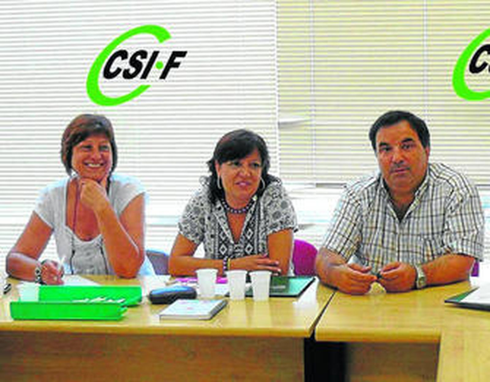 Herminia Martínez, Alicia Martos, responsables del sector autonómico, y Francisco Iglesias, presidente de CSIF.