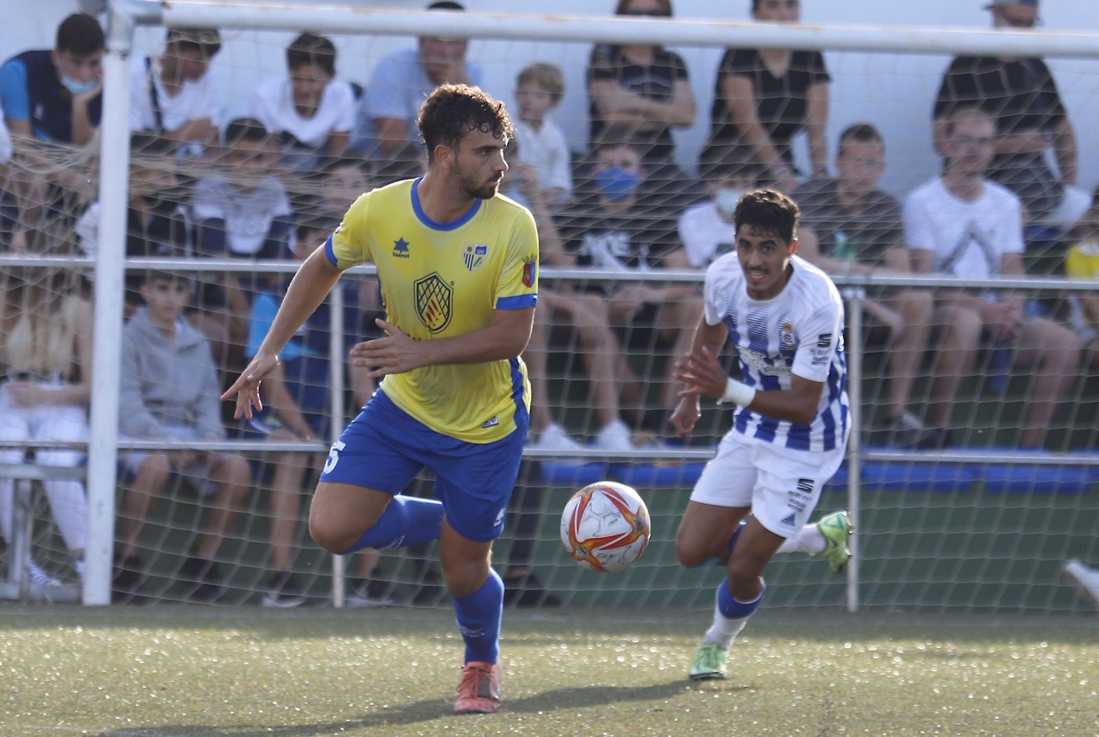 Imágenes del encuentro entre el Conil y el Recreativo de Huelva