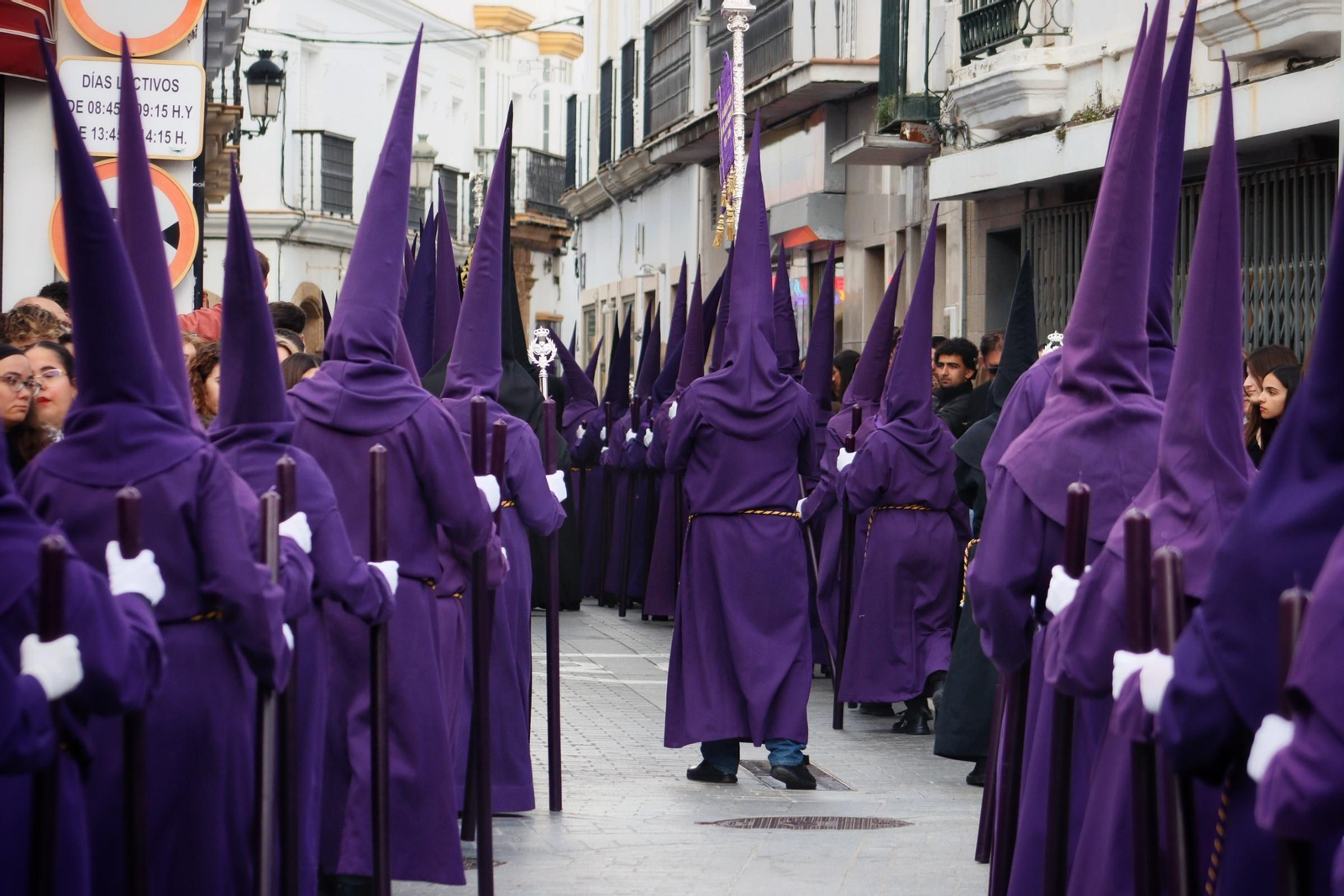Las imágenes de la salida del Medinaceli en la Semana Santa de Chiclana 2025