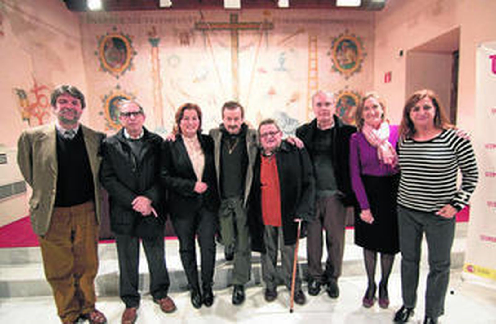 La viuda de Cózar (primera por la derecha), junto a otros familiares del autor.