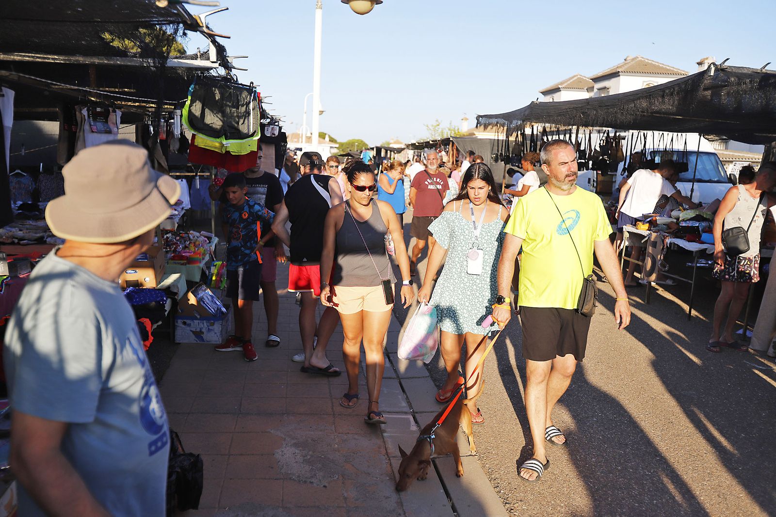 Imágenes de los mercadillos verano en Huelva