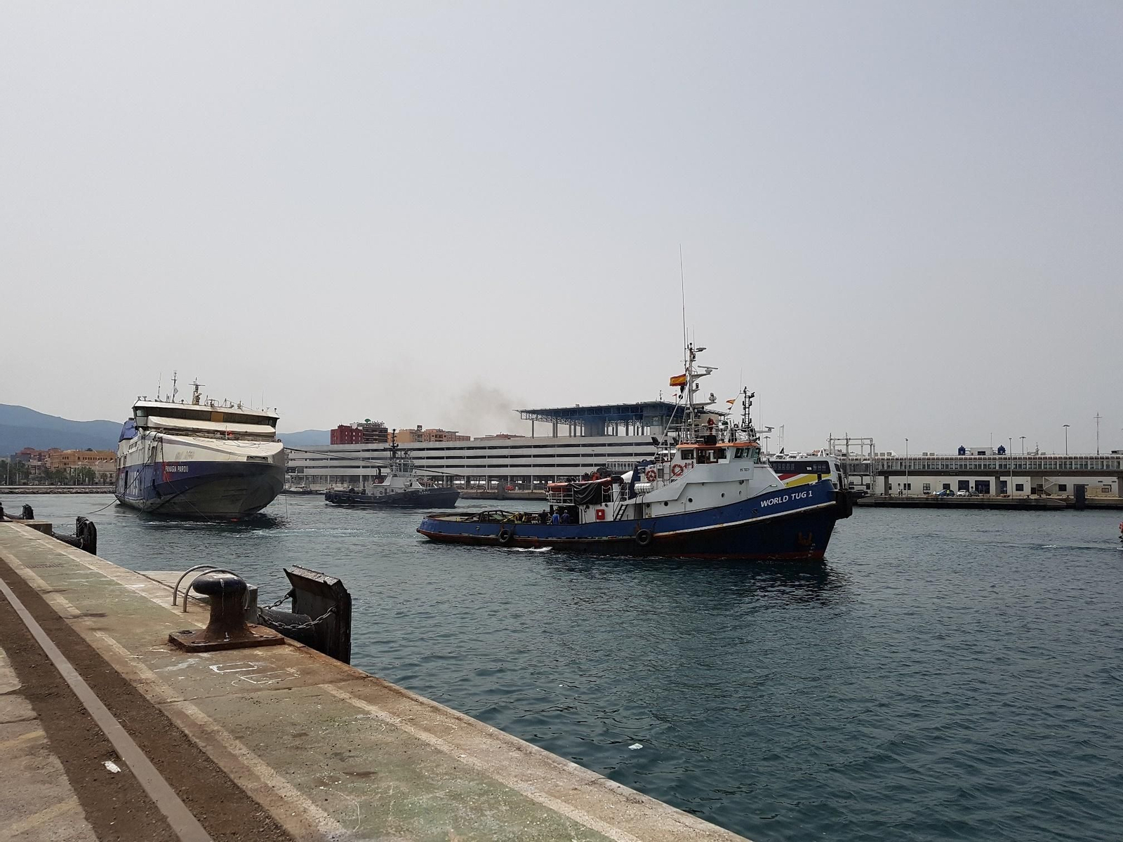 Un remolcador en el Puerto de Algeciras.