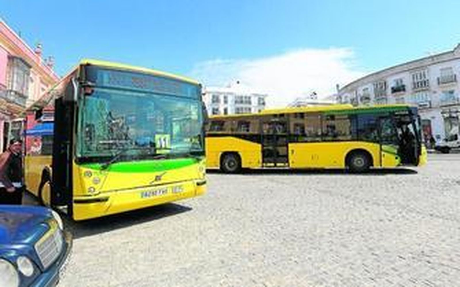 Los autobuses abandonan desde hoy su tradicional ubicación en la Plaza de Andalucía.