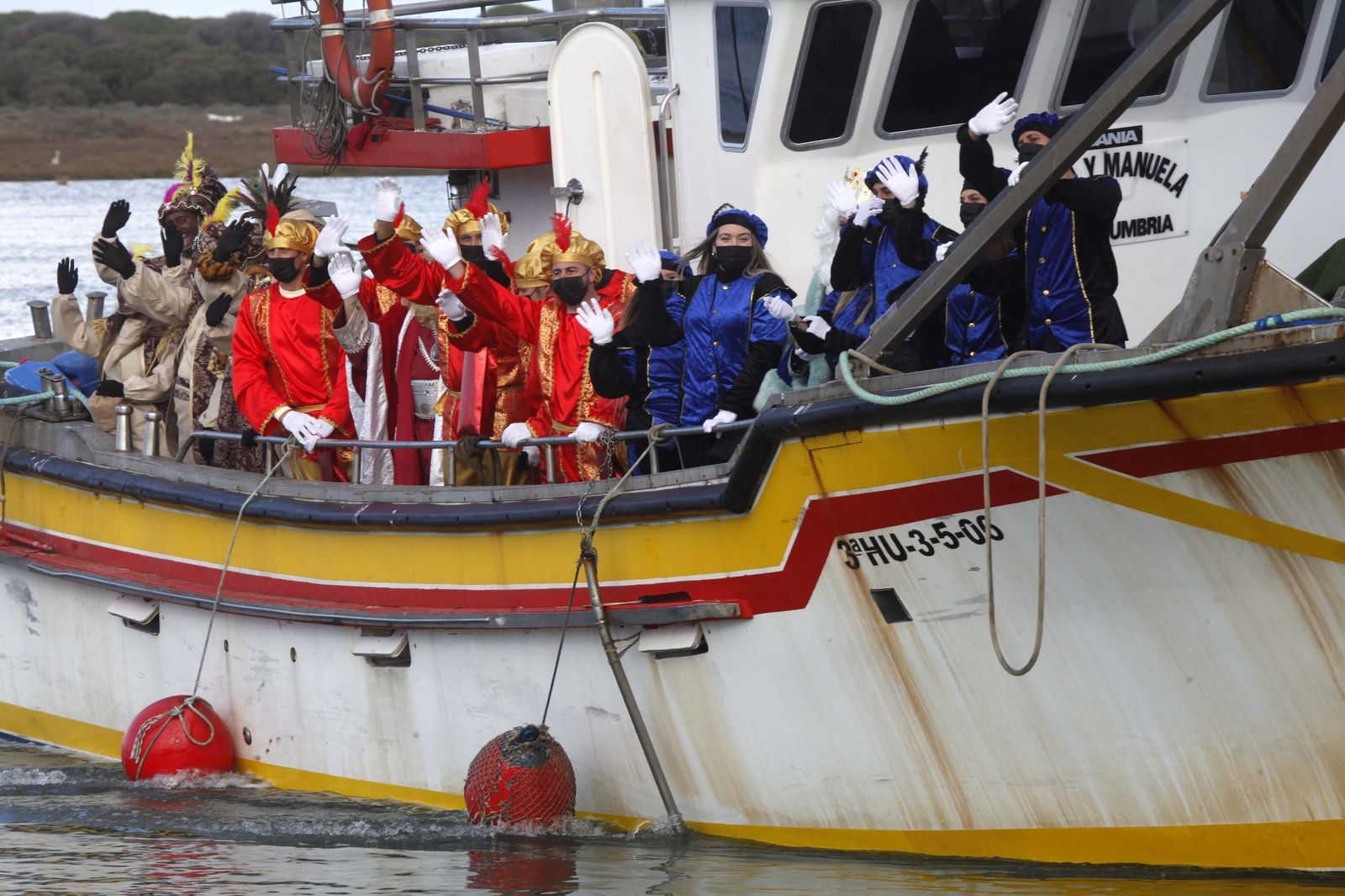 Imágenes de las cabalgatas de Reyes en Cartaya, Isla Cristina, Ayamonte y Punta Umbría