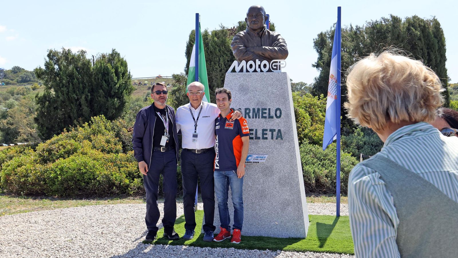 Inauguración del monumento a Carmelo Ezpeleta en el Circuito de Jerez - Ángel Nieto