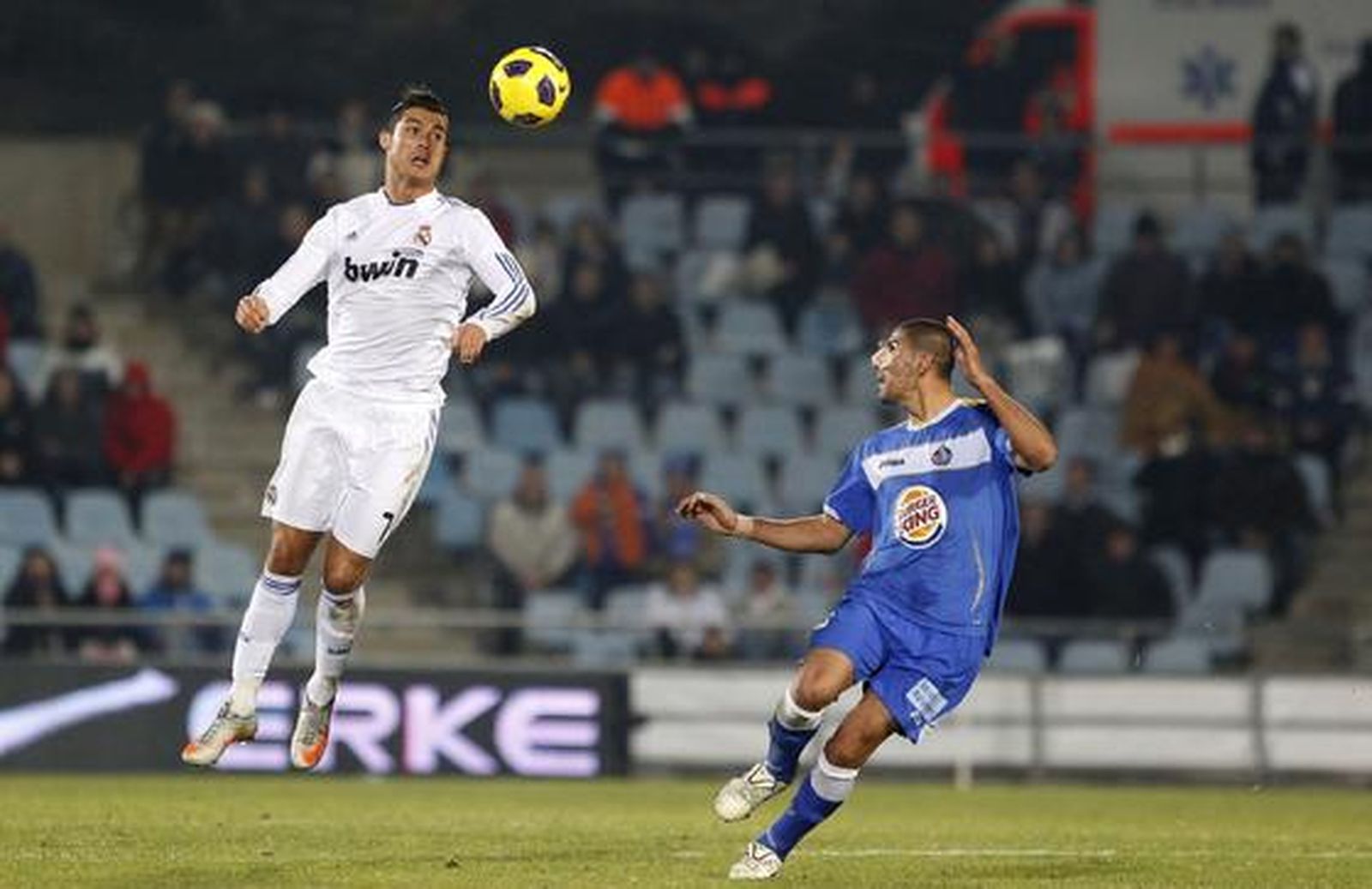 El Madrid estrena 2011 con una victoria frente al Getafe.

Foto: Reuter-AFP