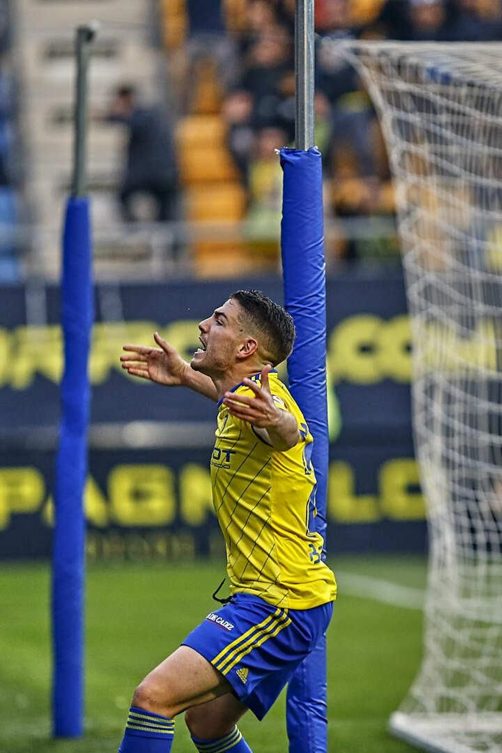 Imágenes del partido de fútbol Cádiz CF - CD Lugo