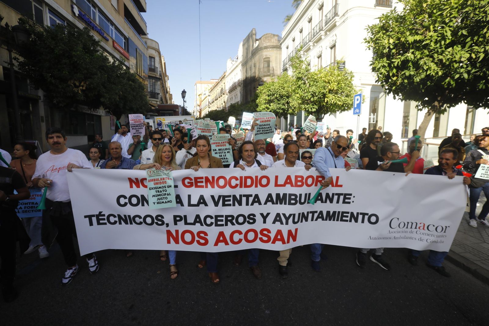 Cabeza de la manifestación en las calles de Córdoba.