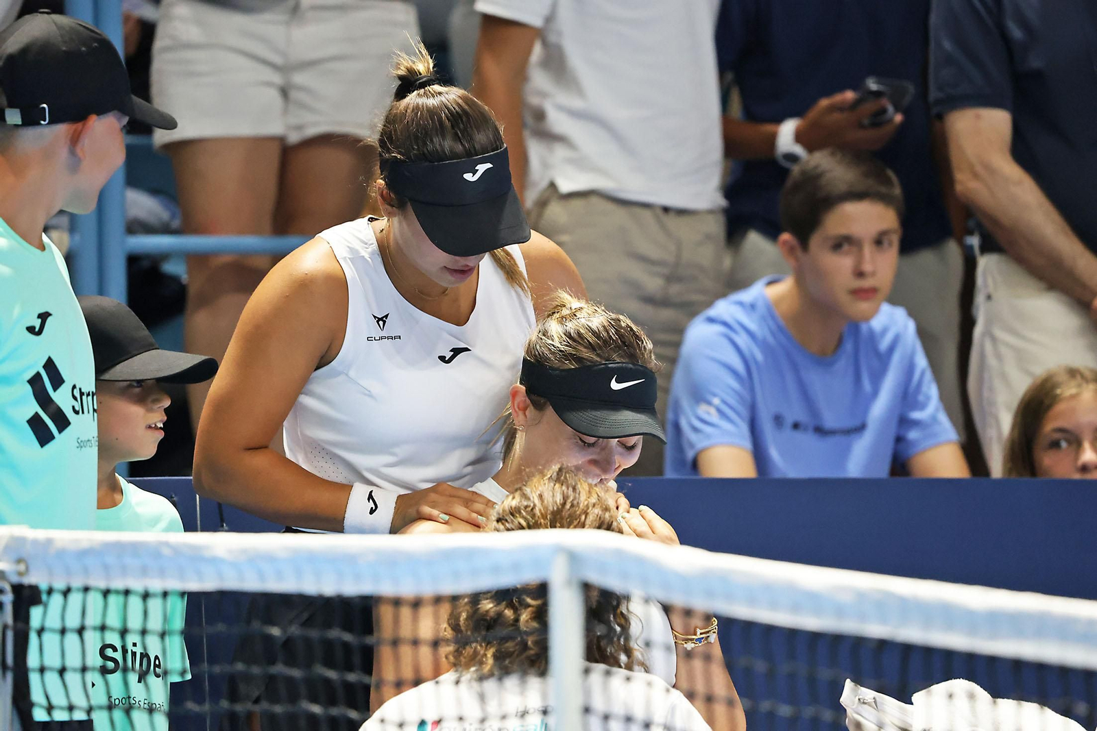 Imágenes de la final femenina de la Copa del Rey de tenis de Huelva entre Jesica Bouzas y Paula Badosa
