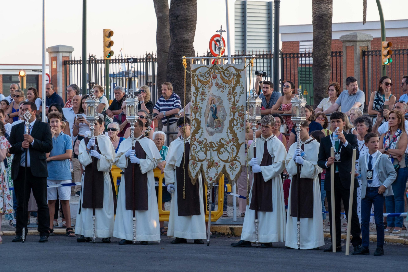 Imágenes de la procesión La Virgen del Carmen por las calles de Huelva