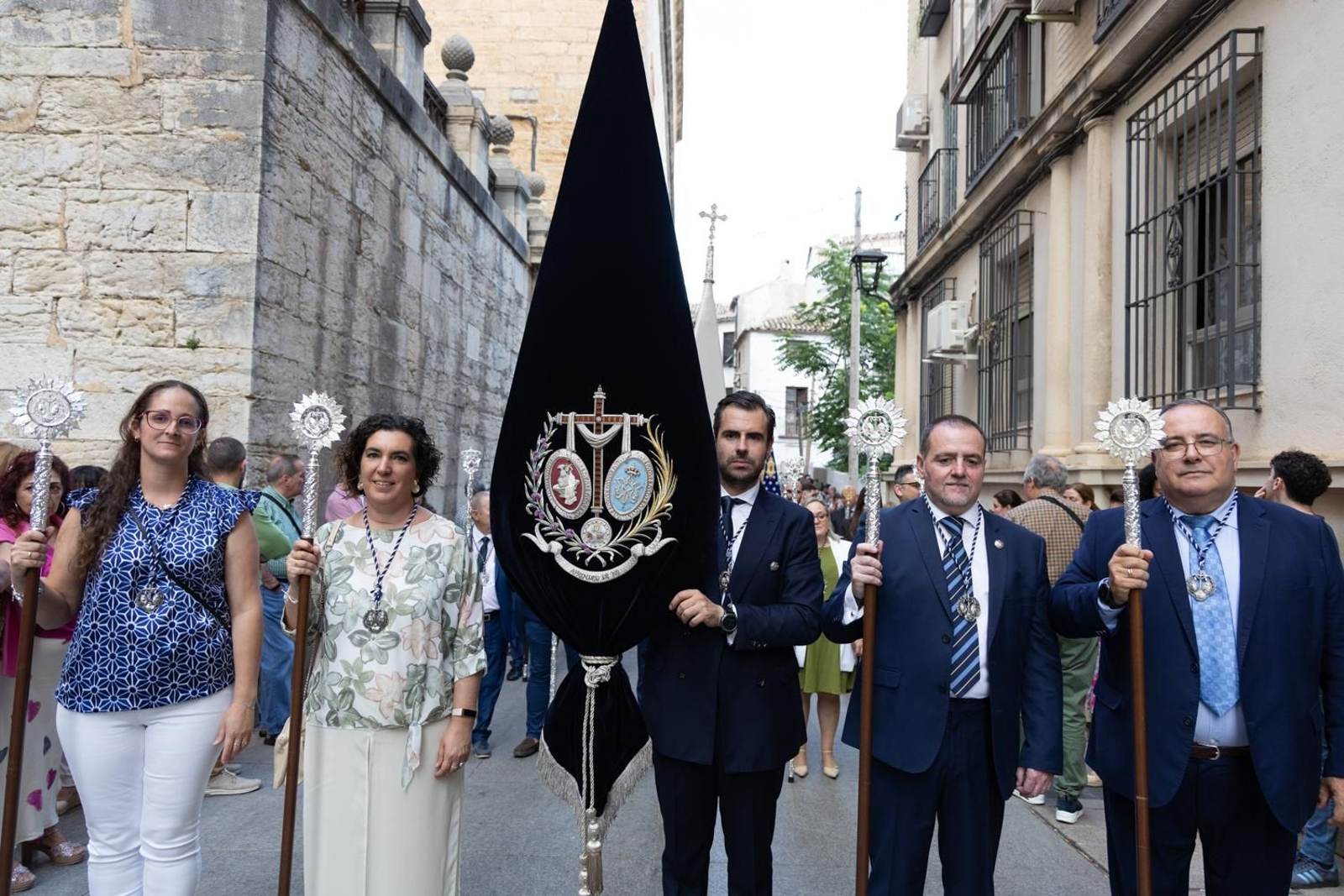 Así ha procesionado la Virgen de la Capilla por Jaén en su día grande.
