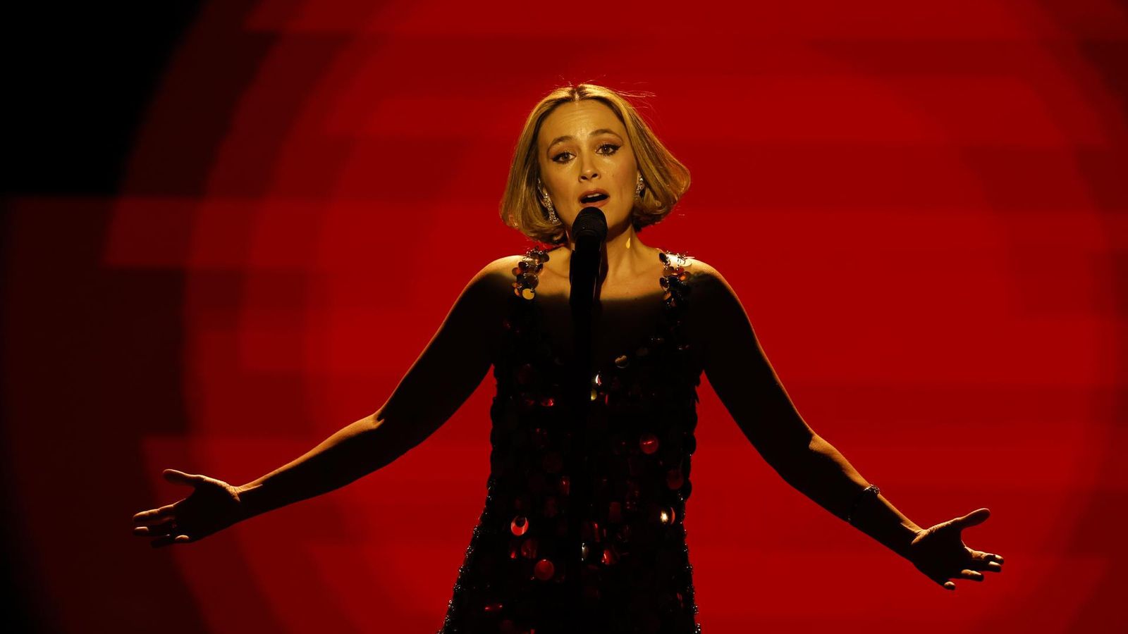 La cantante Rigoberta Bandini durante su actuación en la 39 edición de los Premios Goya