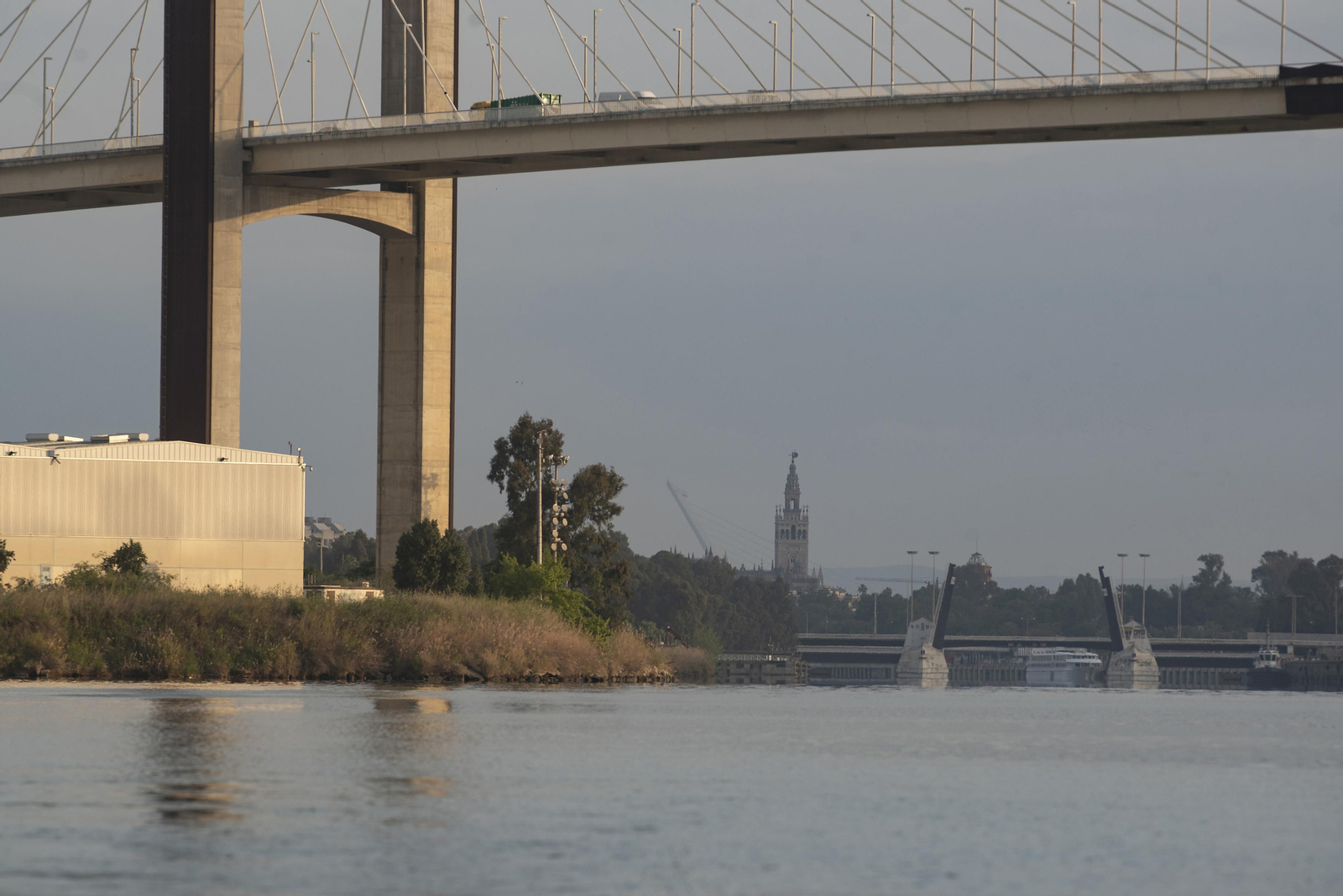 Travesía en barco por el Guadalquivir