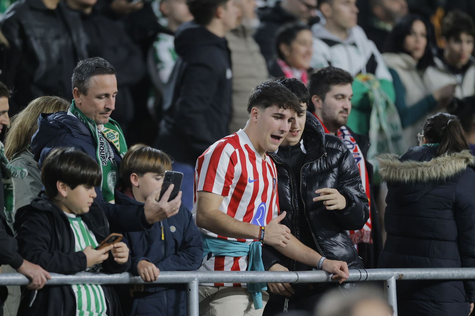 Búscate en las fotos del Betis - Atlético de Madrid