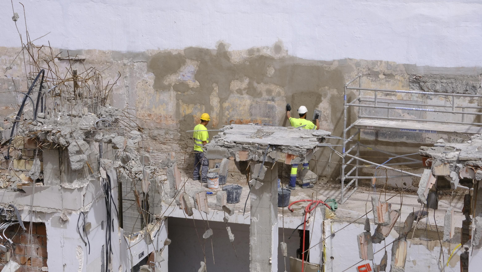 Las mejores imágenes del edificio de Correos demolido
