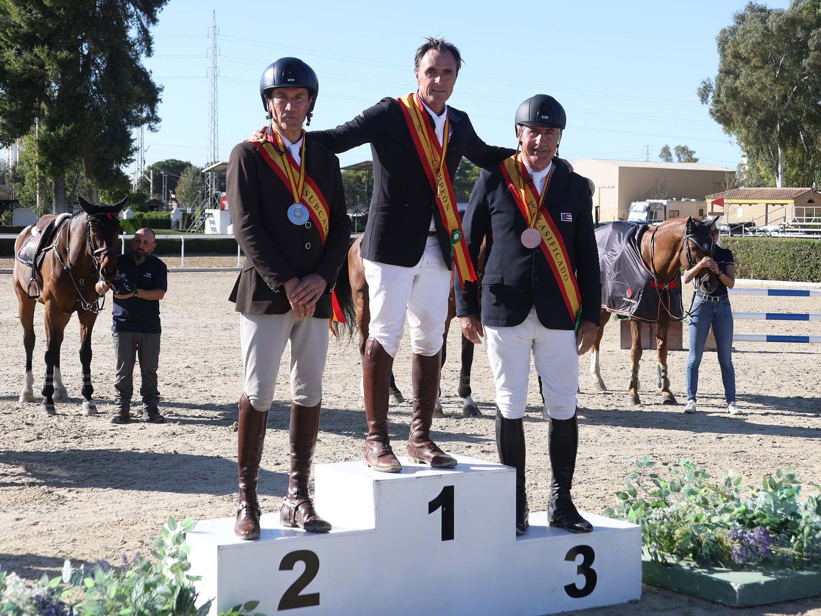 Diego Usón, con Felipe Villanueva, medalla de plata, e Íñigo Verdugo, medalla de bronce.