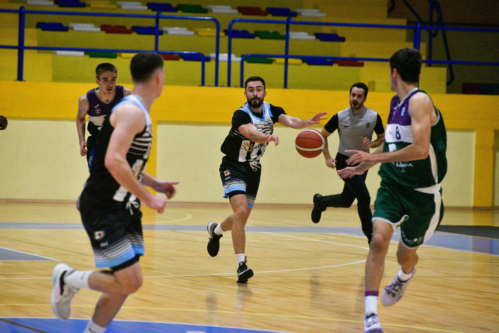 El Unicaja de EBA gana en la línea