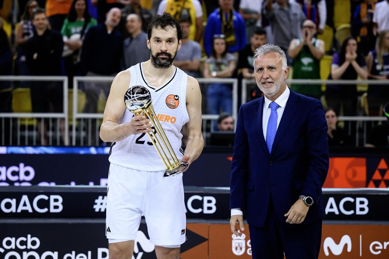 El Unicaja, campeón de Copa: Todas las imágenes del partido, la fiesta y la llegada a Málaga