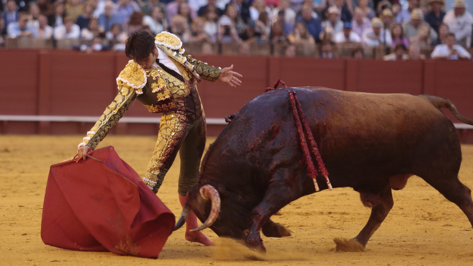 Las imágenes de la corrida mixta en la Maestranza