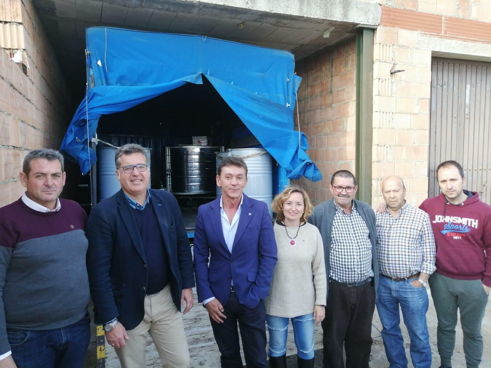 Dirigentes de Ciudadanos y miembros del sector apícola