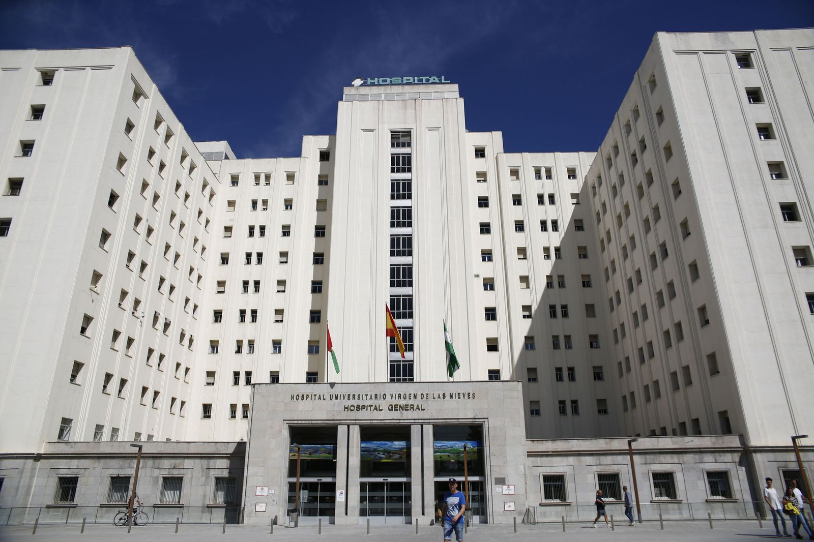 Fueron trasladados al Virgen de las Nieves.