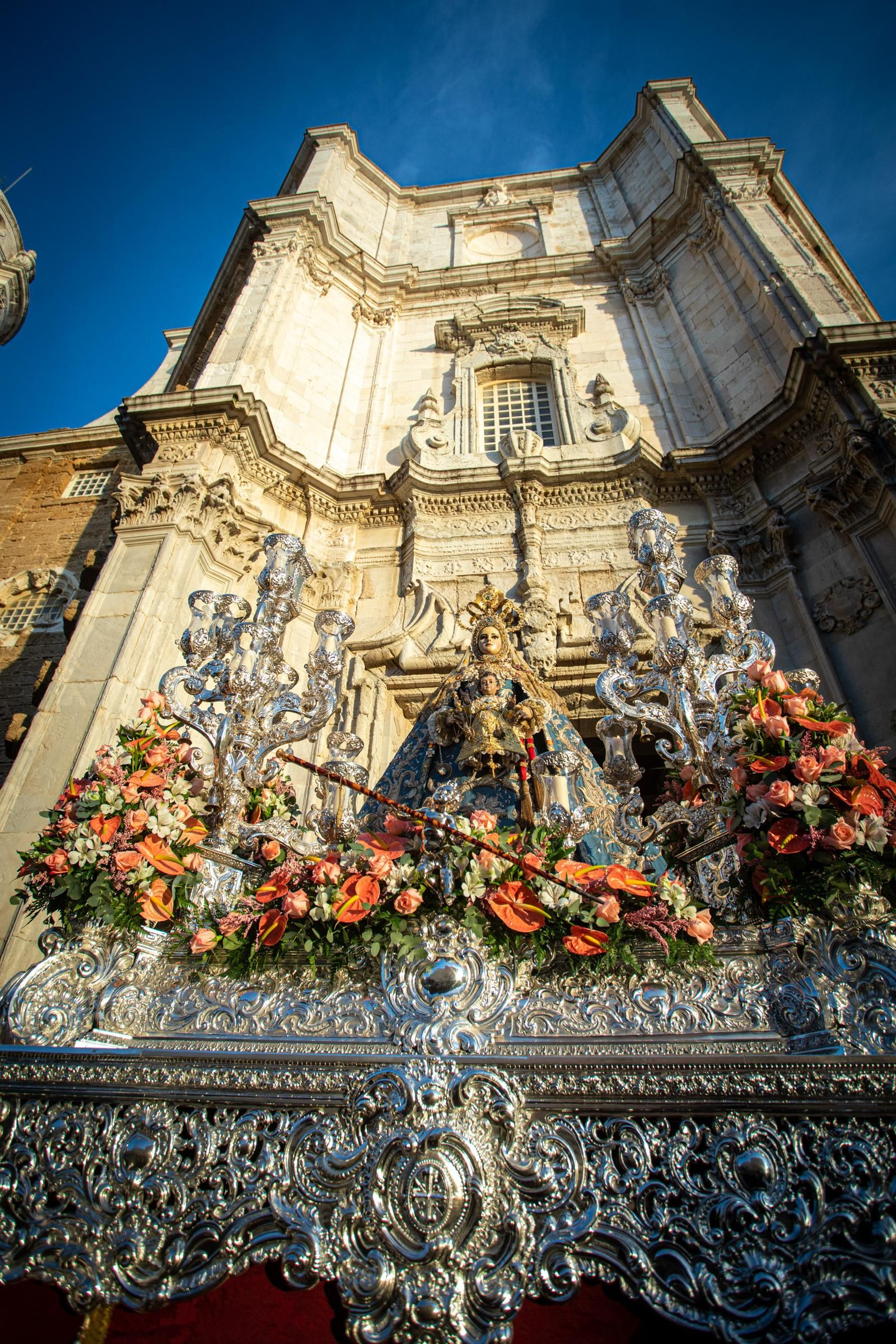 Histórica procesión con la Patrona y el Nazareno en la festividad de la Inmaculada