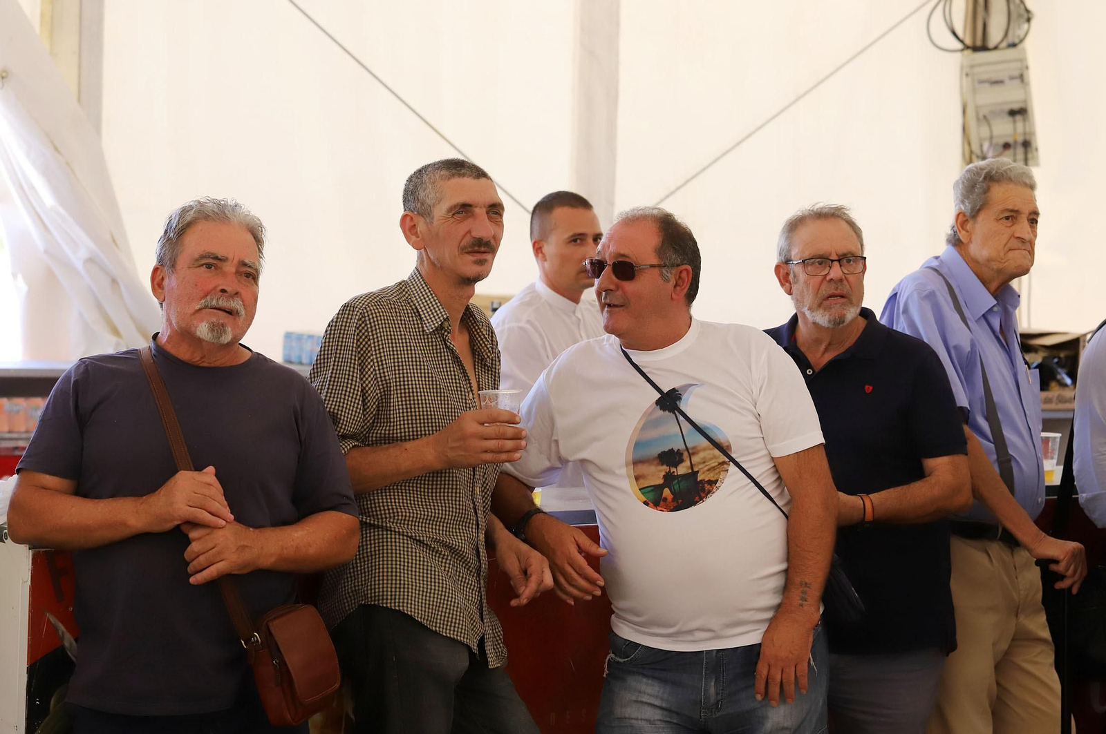 Imágenes del ambiente en las Colombinas de día de Isla Chica