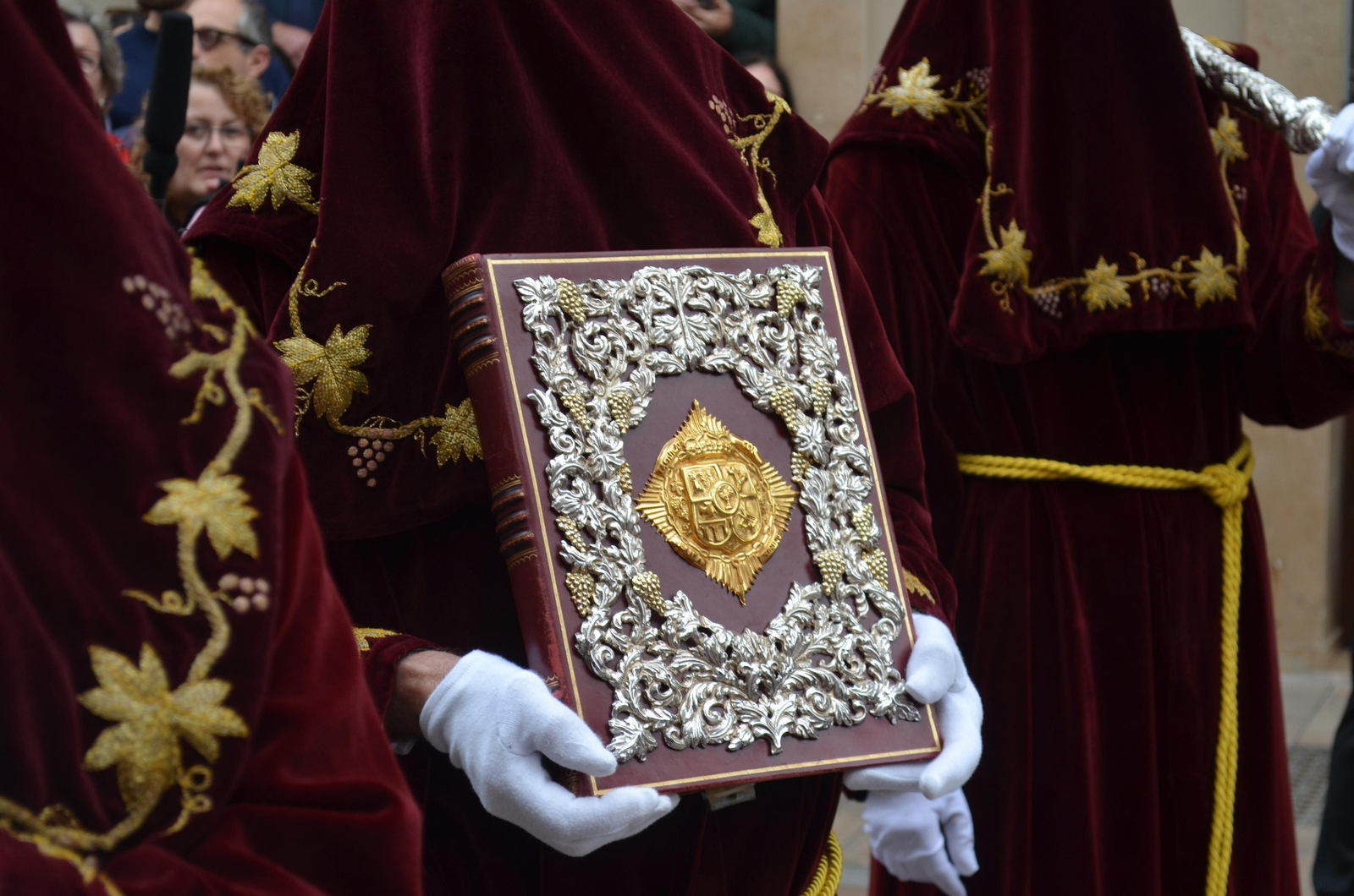 Viñeros en su procesión del Jueves Santo de Málaga, en fotos