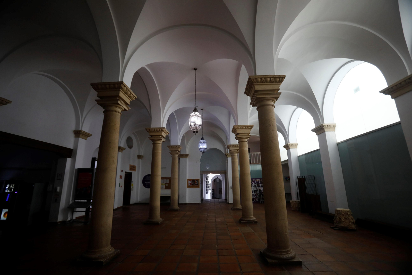 Interior de la Facultad de Filosofía y Letras de Córdoba.