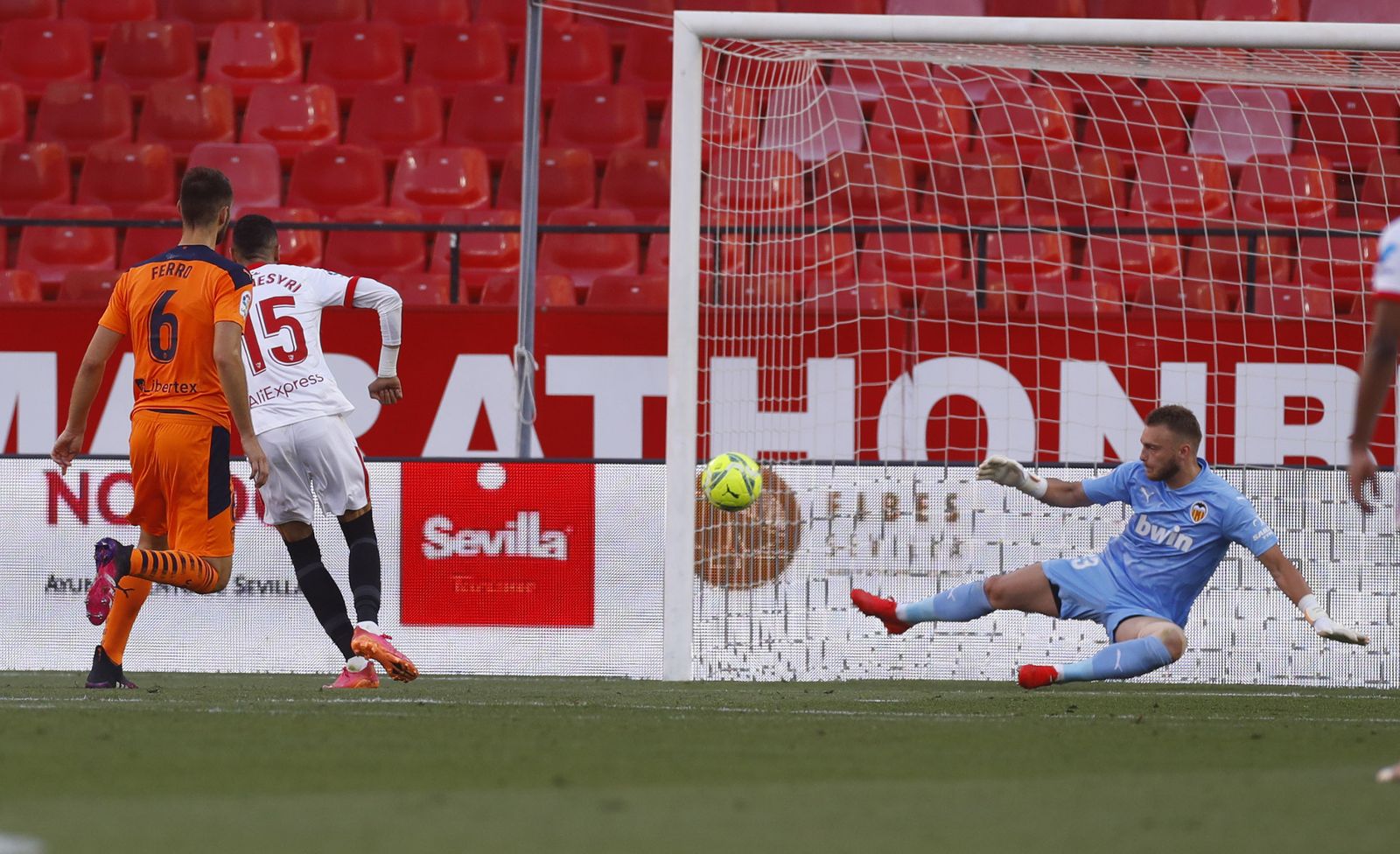 Las imágenes del Sevilla-Valencia