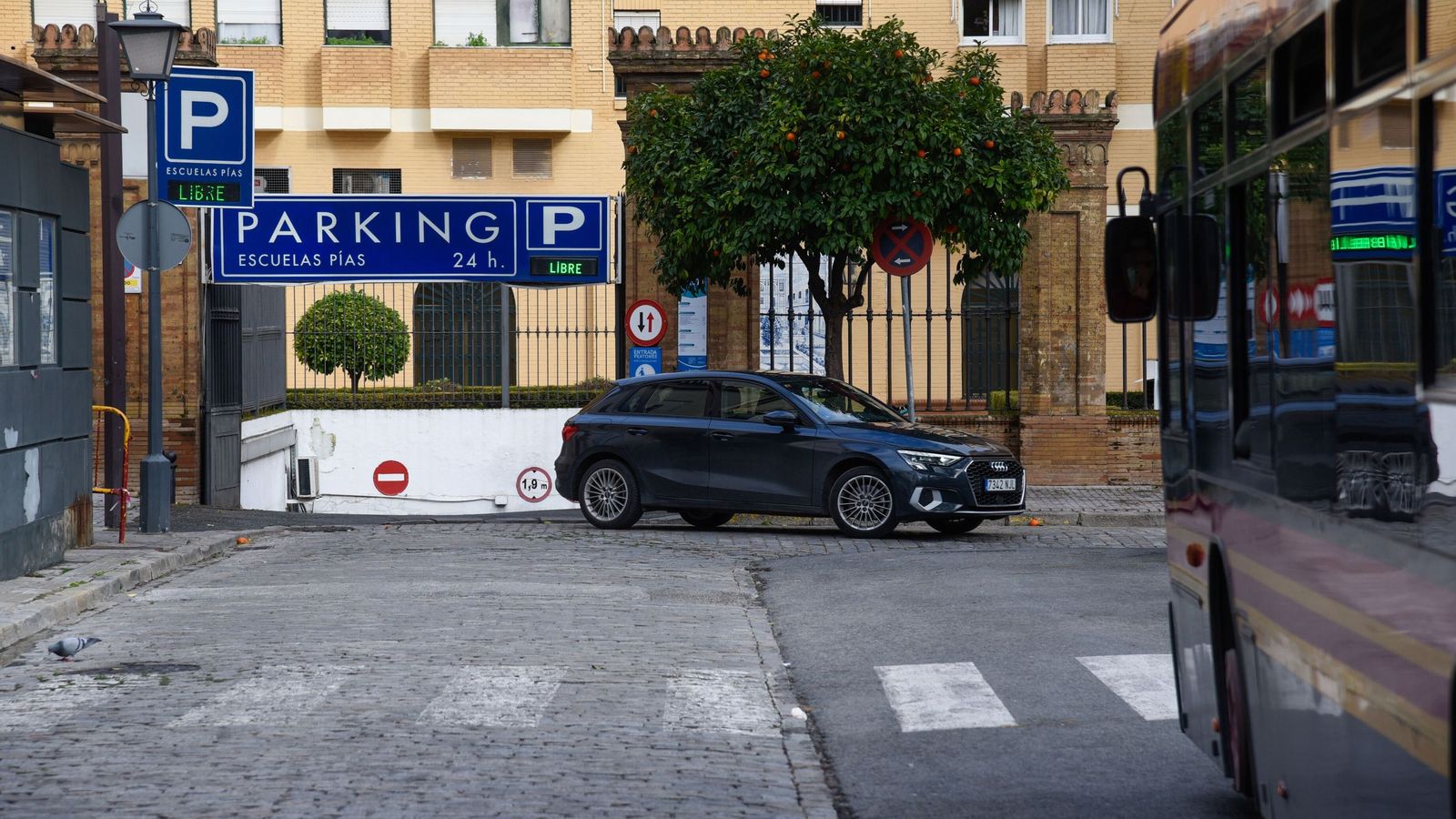 Otro aparcamiento que se encuentra en el Casco Antiguo, el de Escuelas Pías.