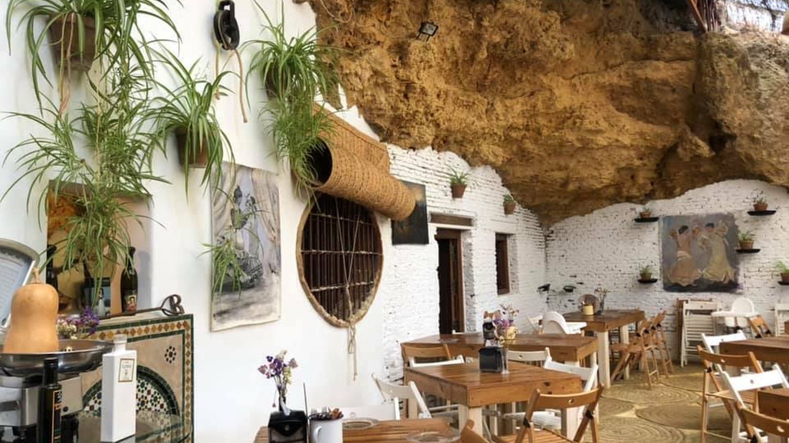 Los salones son cuevas que datan del siglo XV.