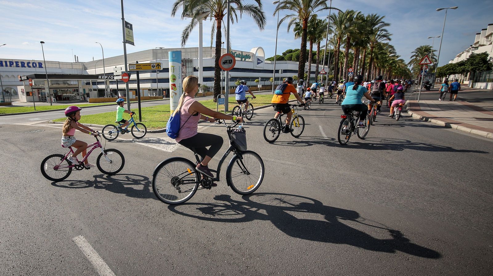 Gran ambiente en la fiesta de la bici y la amistad