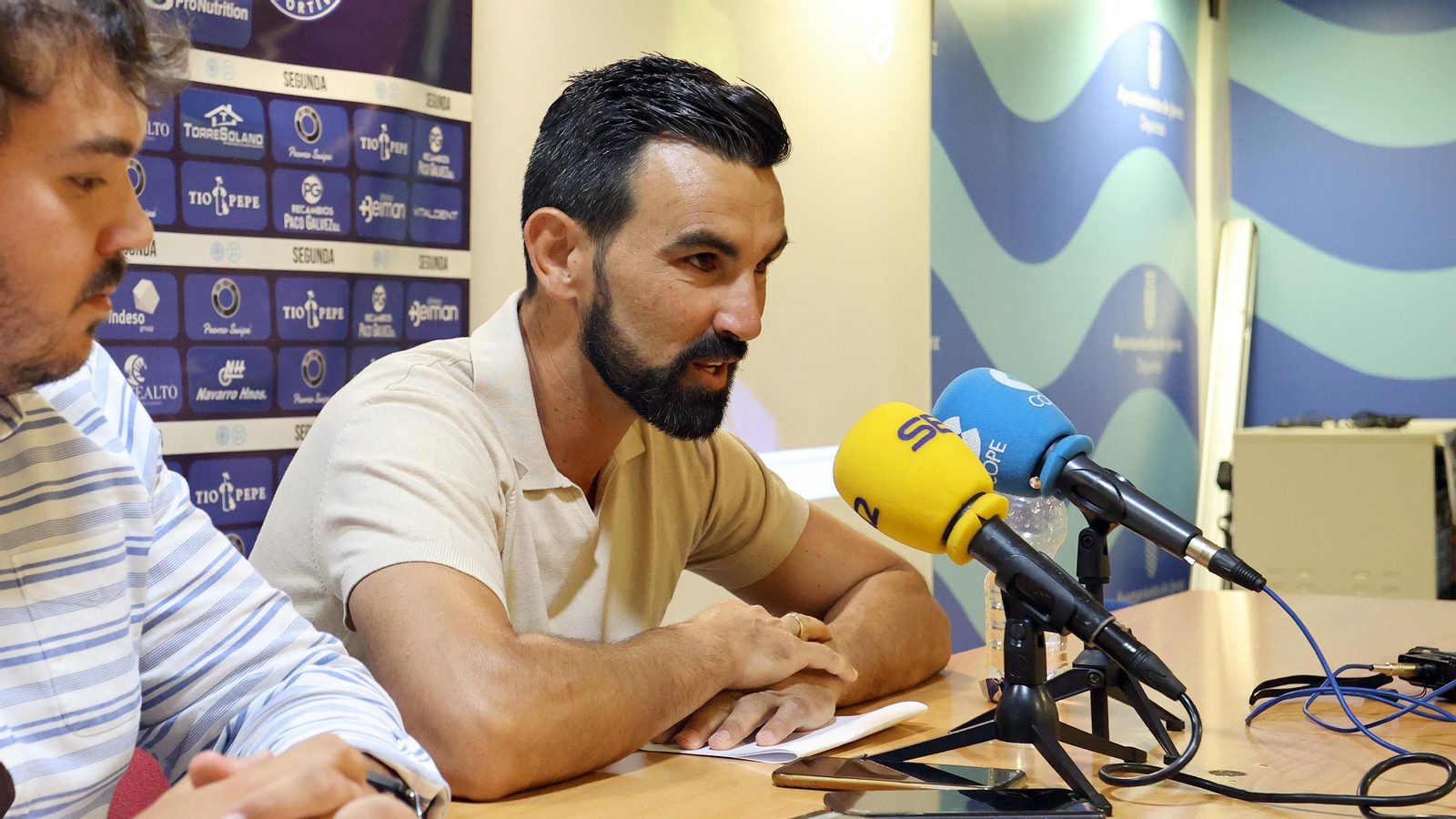 Despedida de Camacho en la sala de prensa de Chapín